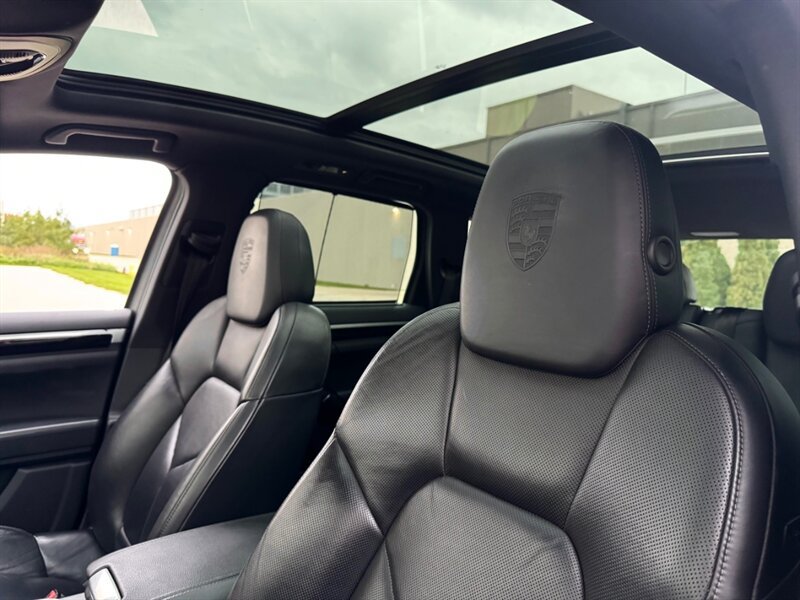 Used 2014 Porsche Cayenne Diesel Platinum Edition AWD/4WD image 20