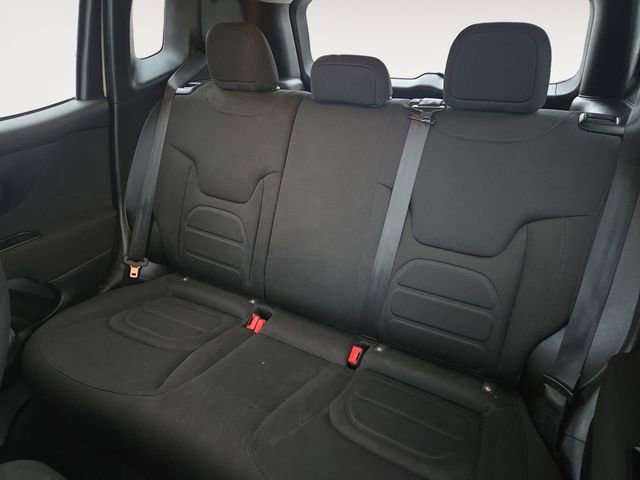 Used 2018 Jeep Renegade Latitude image 13