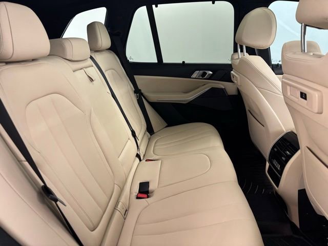 Used 2021 BMW X5 xDrive40i w/ Premium Package image 13