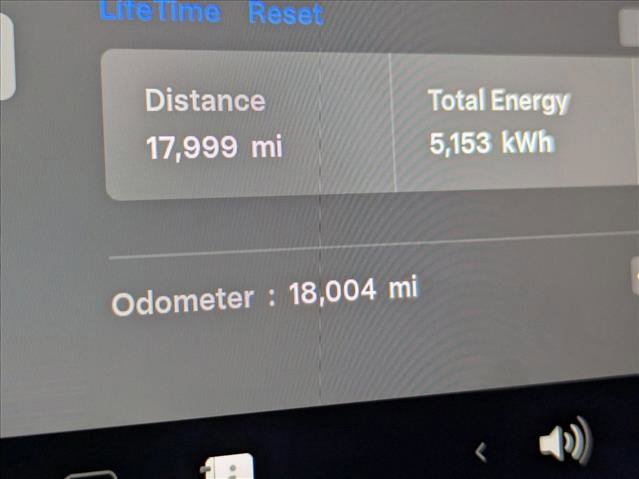 Used 2024 Tesla Model 3 Performance image 11