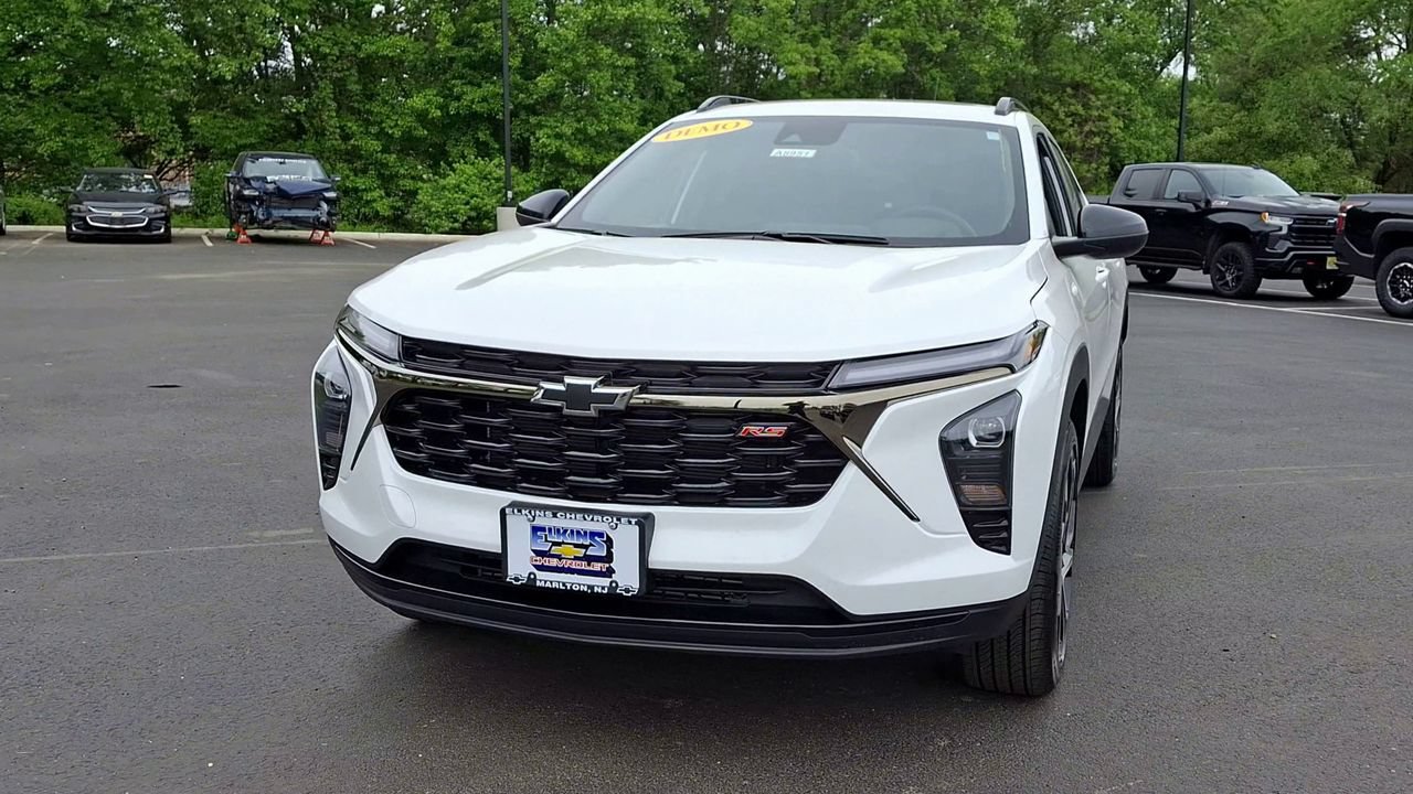 New 2026 Chevrolet Trax RS w/ Sunroof Package FWD image 6