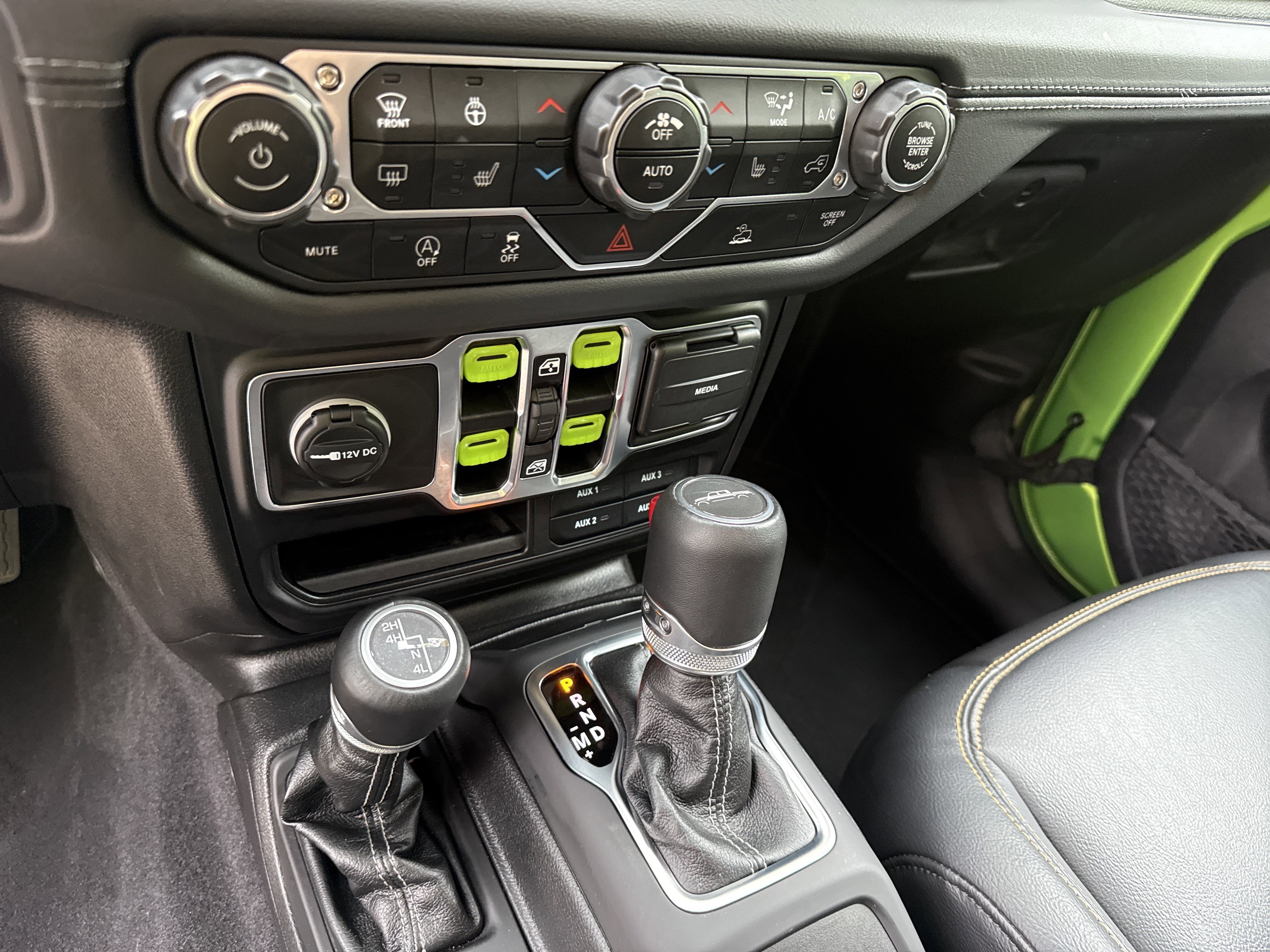 Used 2025 Jeep Gladiator Sport AWD/4WD image 30
