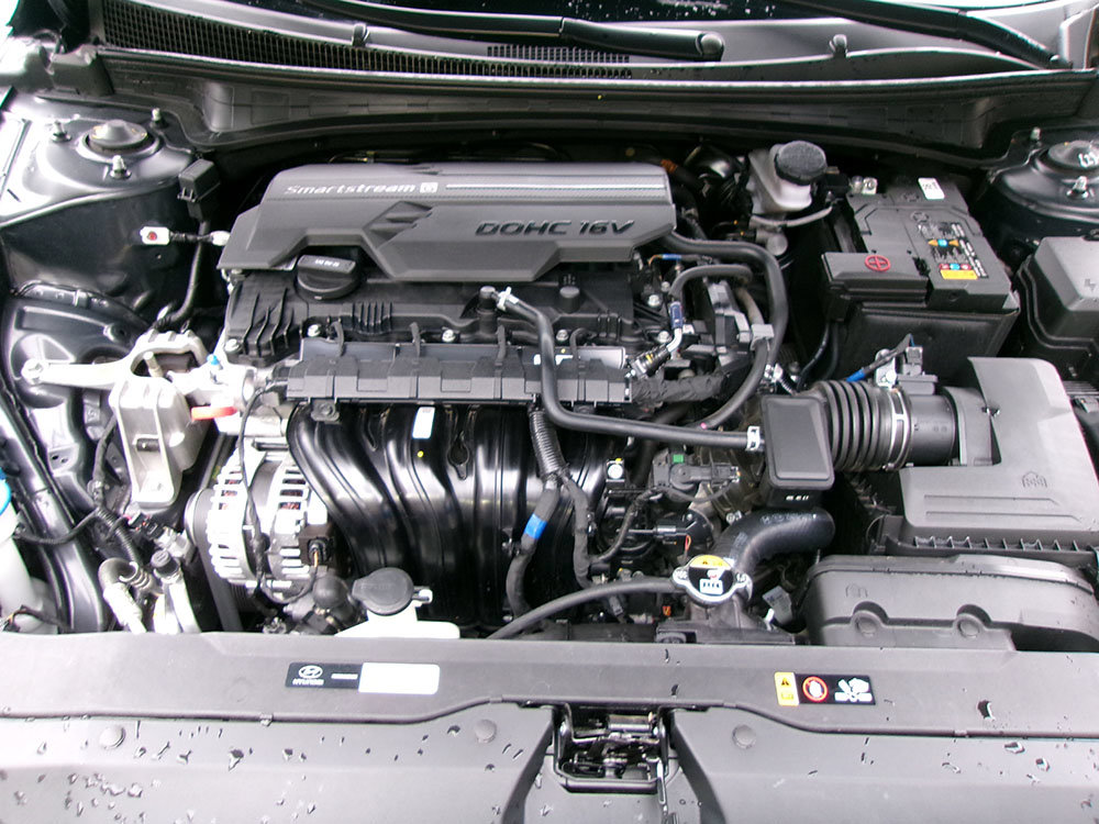 Used 2024 Hyundai Elantra SEL w/ Convenience Package FWD image 9