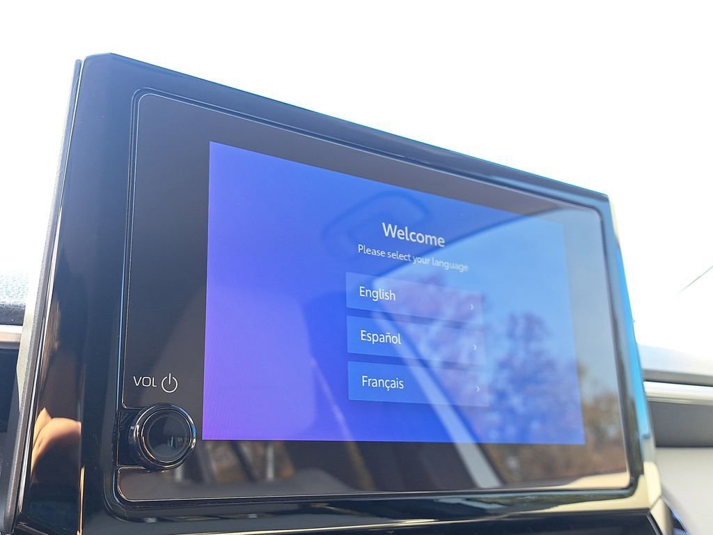 Certified 2025 Toyota Corolla Cross LE image 21