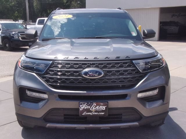Used 2021 Ford Explorer XLT w/ Equipment Group 202A AWD/4WD image 19