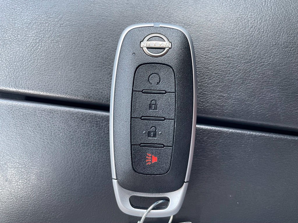 Used 2023 Nissan Rogue SV FWD image 17