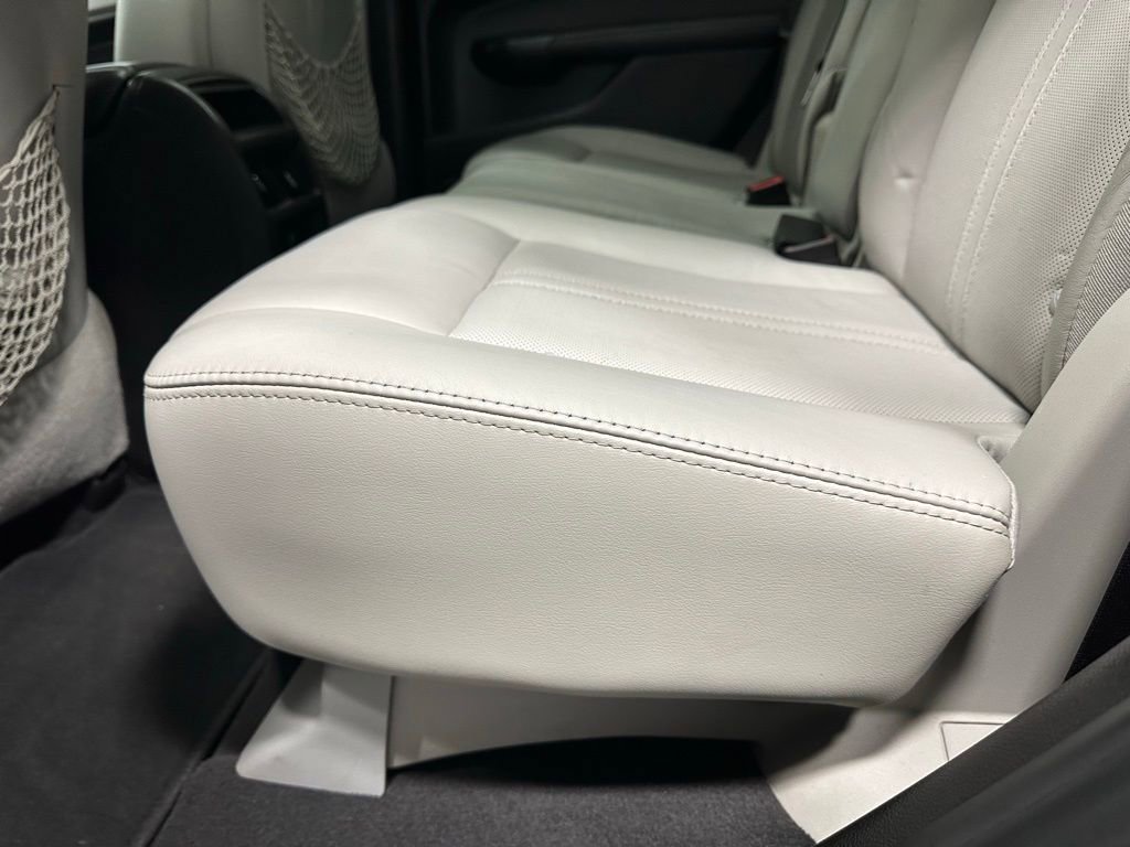 Used 2015 Cadillac SRX Performance w/ Driver Awareness Package image 38