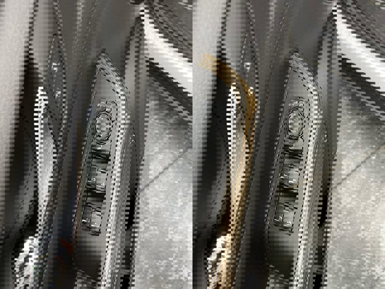 Certified 2023 GMC Acadia SLE w/ Driver Convenience Package image 8