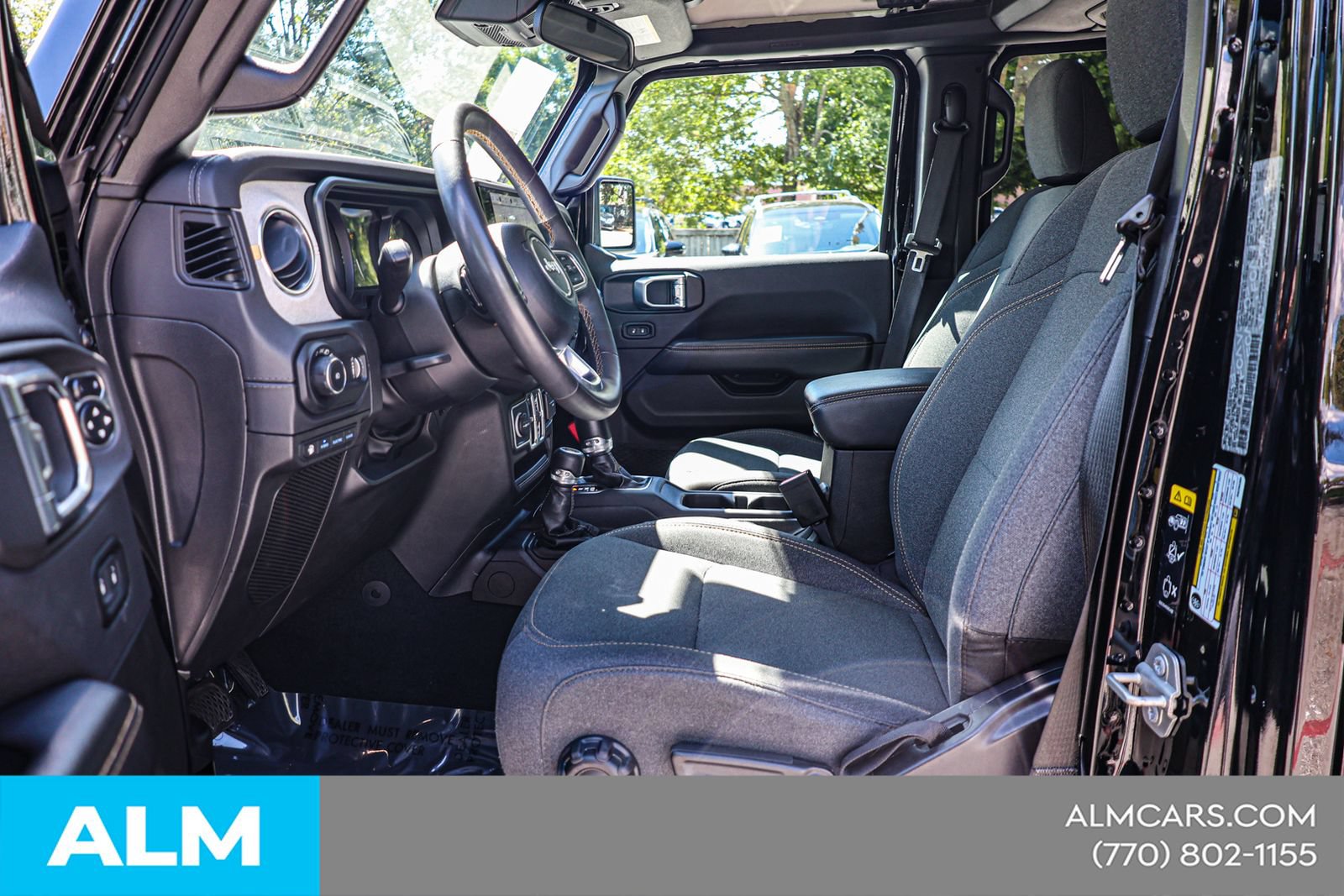 Used 2024 Jeep Wrangler Unlimited Sahara AWD/4WD image 17