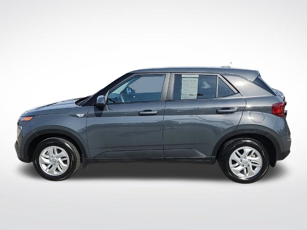Certified 2025 Hyundai Venue SE FWD image 4