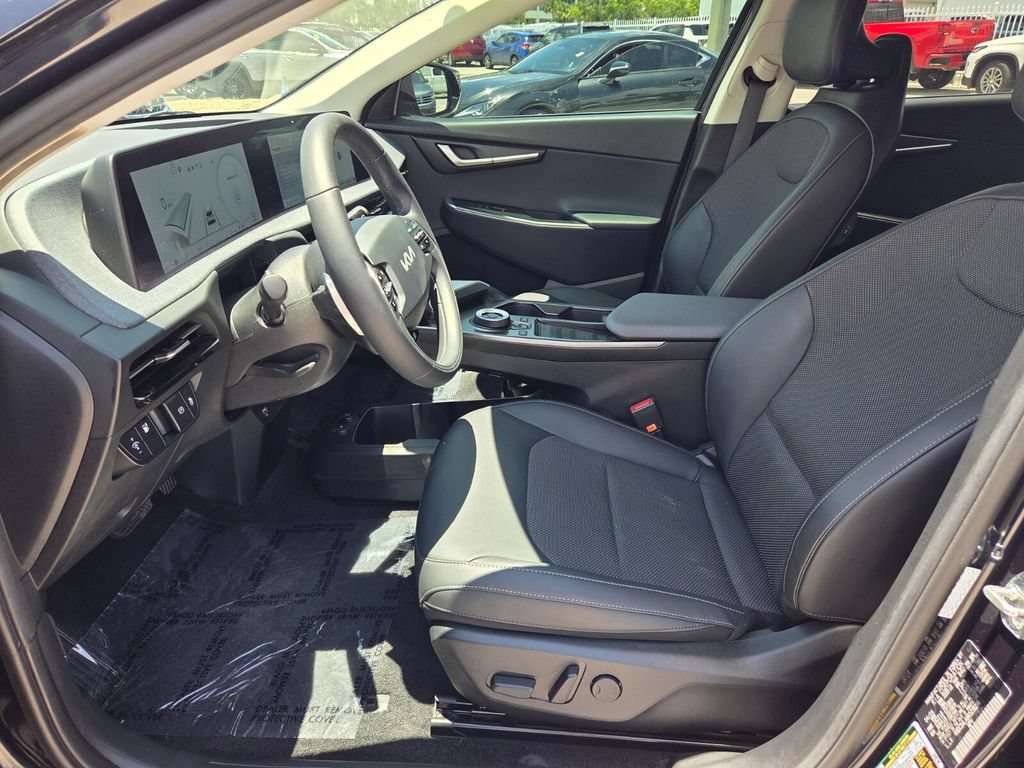 Used 2024 Kia EV6 Light RWD image 4