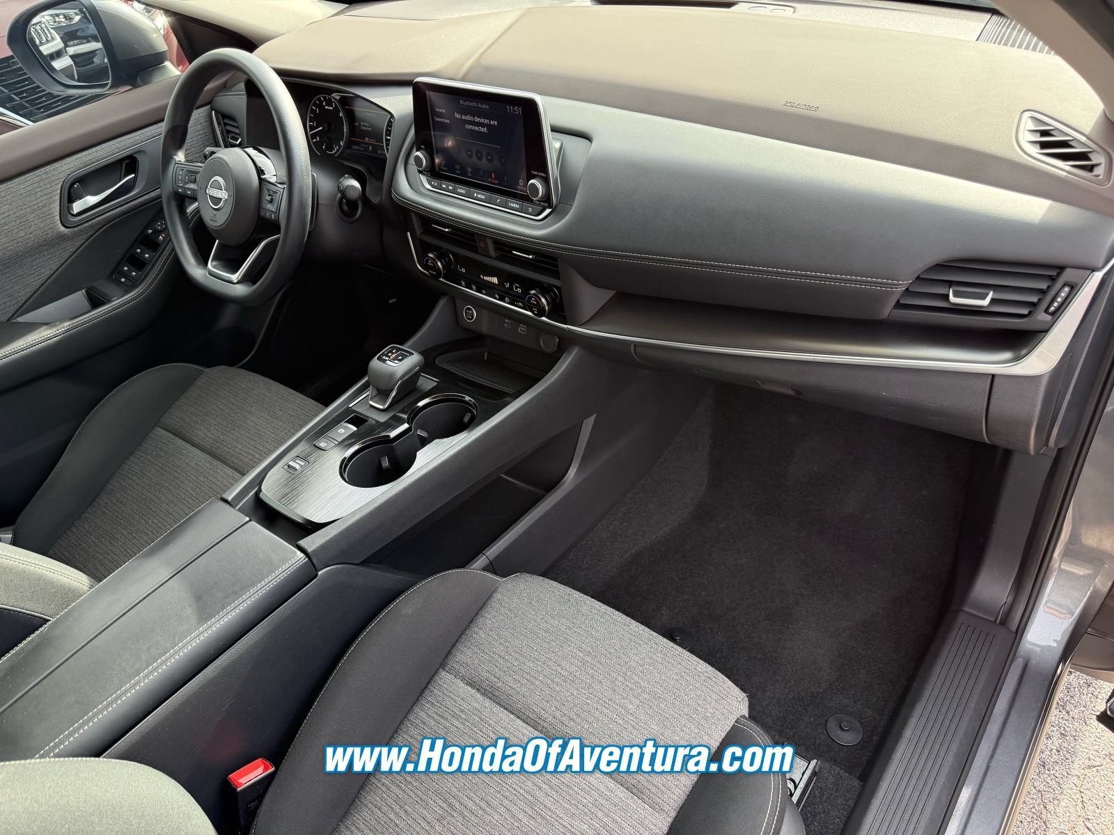 Used 2023 Nissan Rogue SV FWD image 10