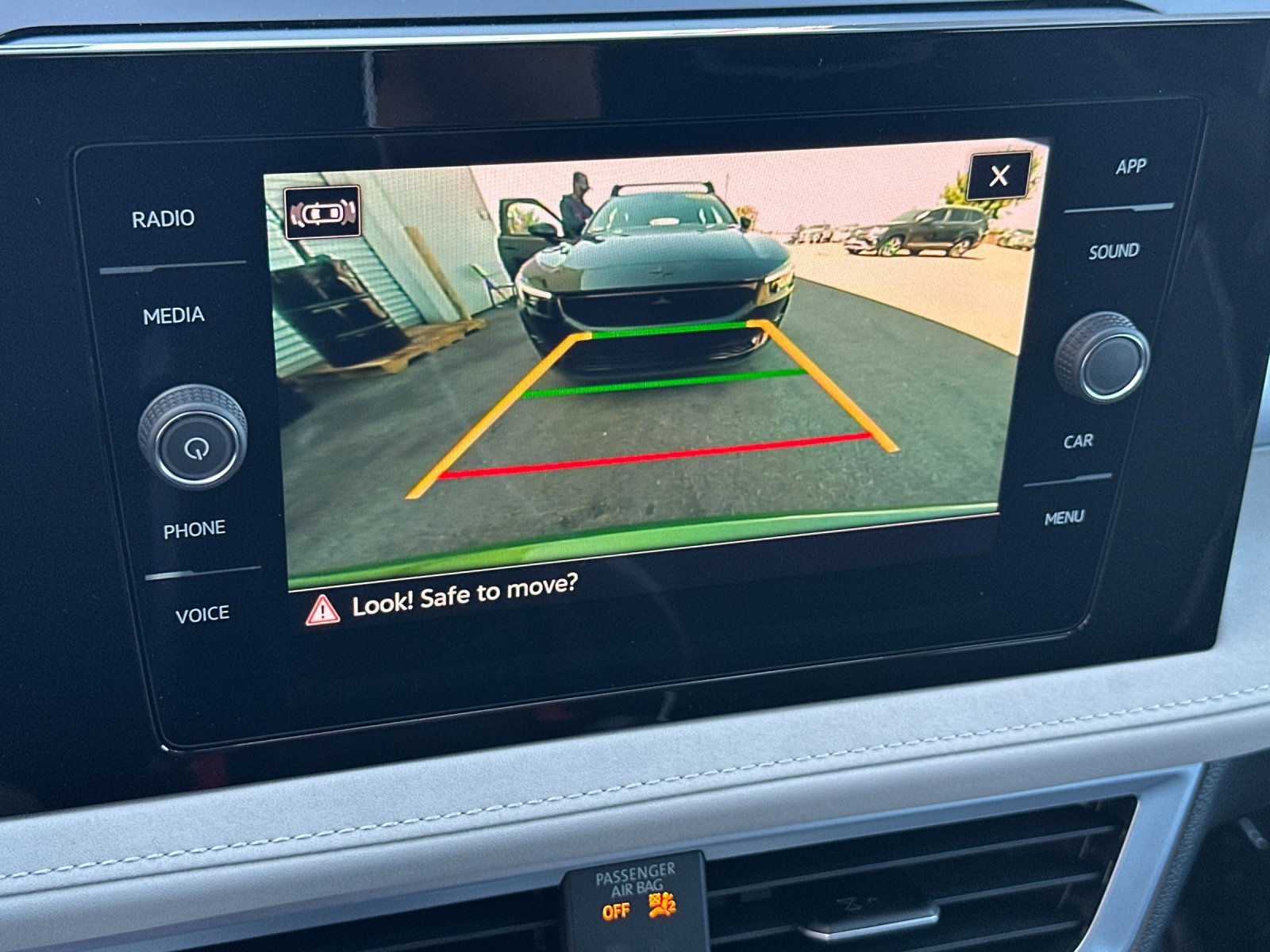 New 2027 Volkswagen Taos SE FWD image 19