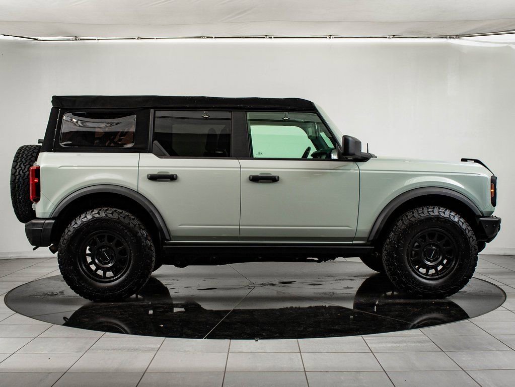 Used 2021 Ford Bronco Black Diamond image 12