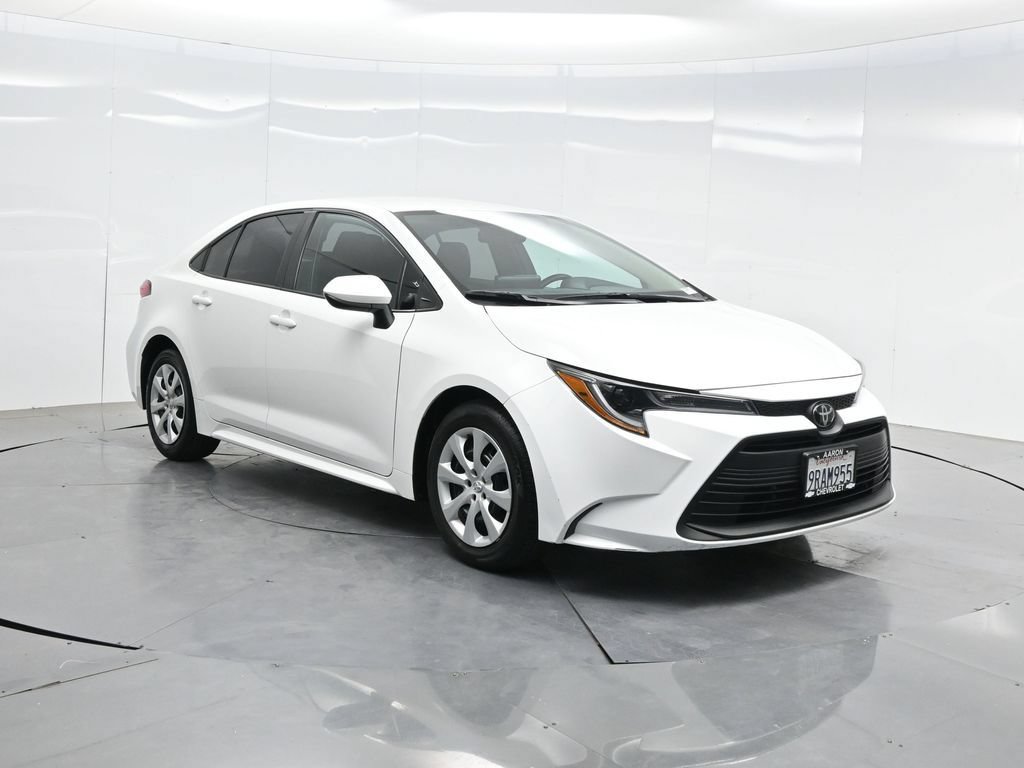 Used 2025 Toyota Corolla LE FWD image 40