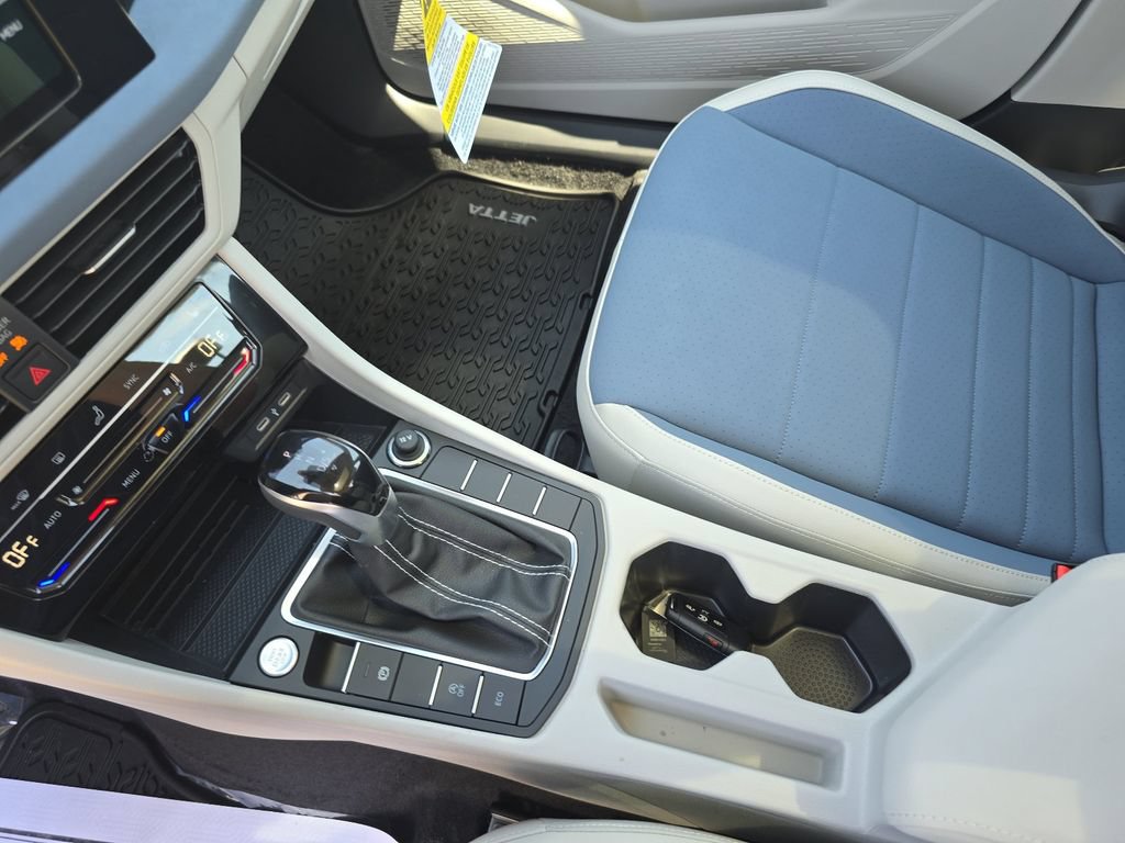 New 2026 Volkswagen Jetta SE FWD image 21