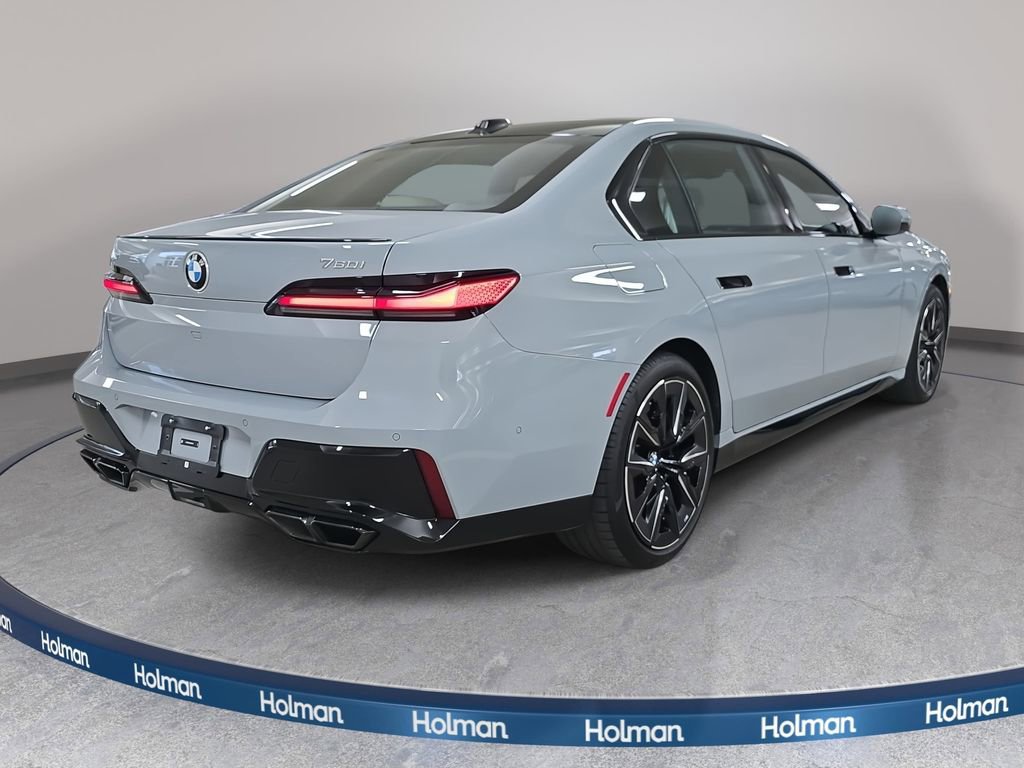 Used 2025 BMW 760i xDrive 760i xDrive w/ Premium Package image 7