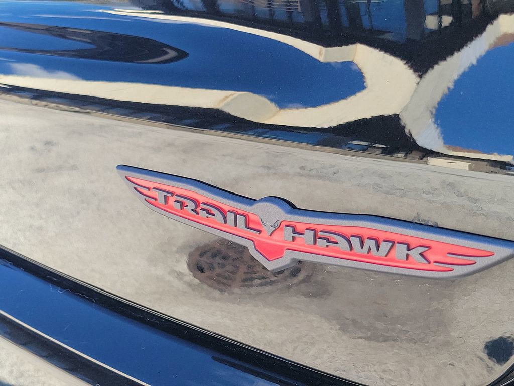 Used 2025 Jeep Compass Trailhawk w/ Trailhawk Elite Group image 9