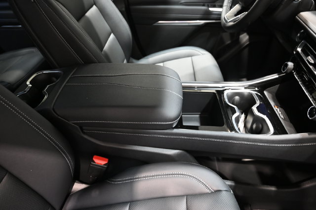 New 2027 Chevrolet Traverse LT w/ Driver Confidence Package FWD image 21