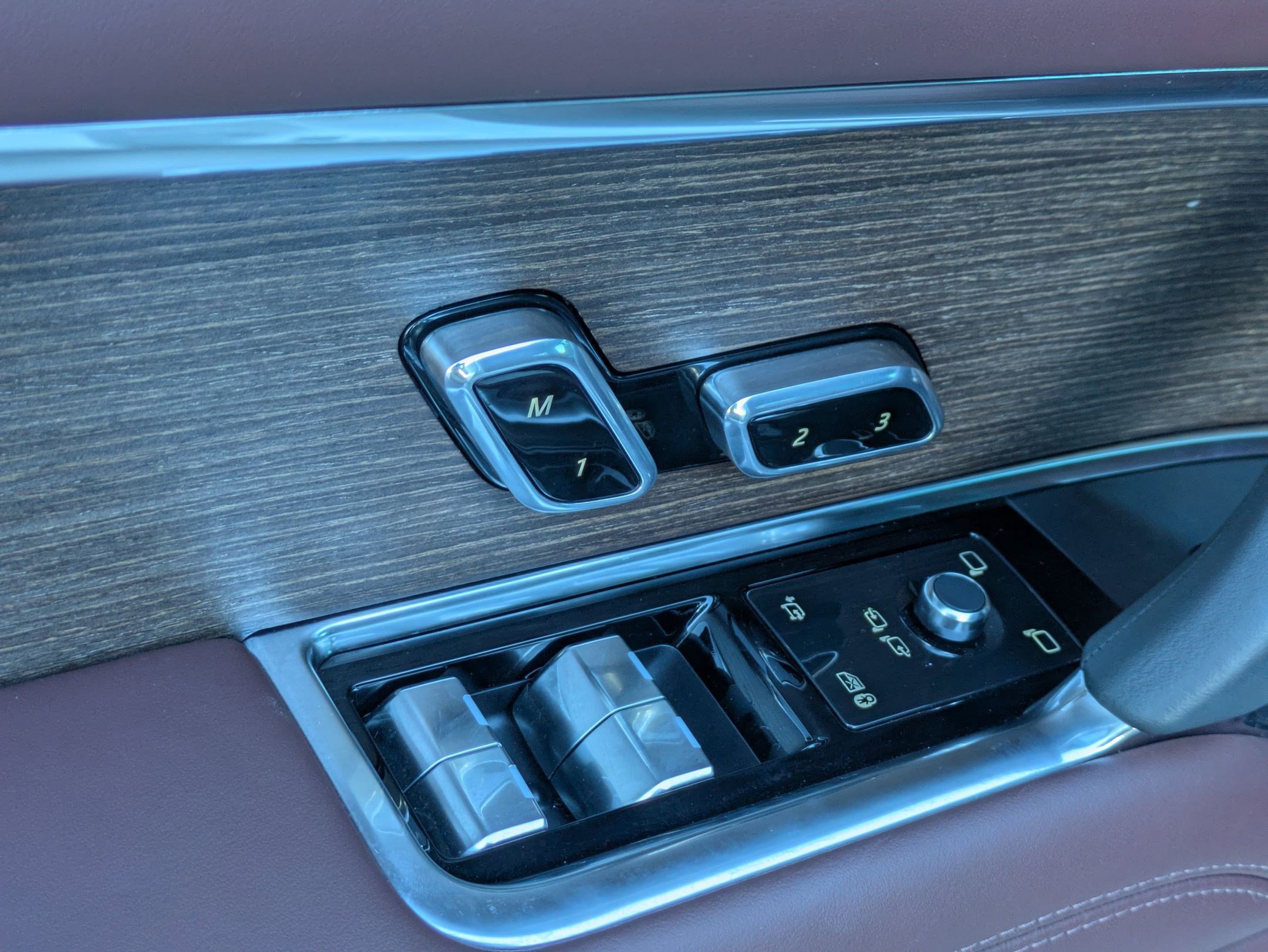 Certified 2024 Land Rover Range Rover Autobiography image 13