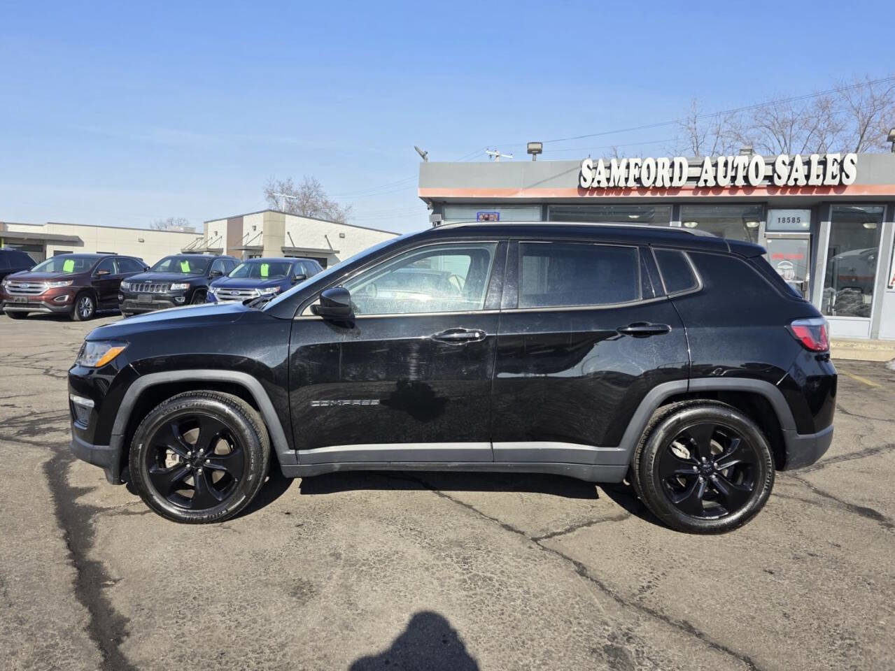 Used 2019 Jeep Compass Latitude FWD image 3