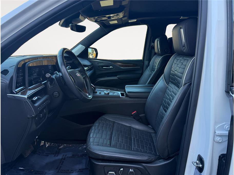 Used 2023 Cadillac Escalade ESV Sport Platinum w/ LPO, ONYX Package AWD/4WD image 9