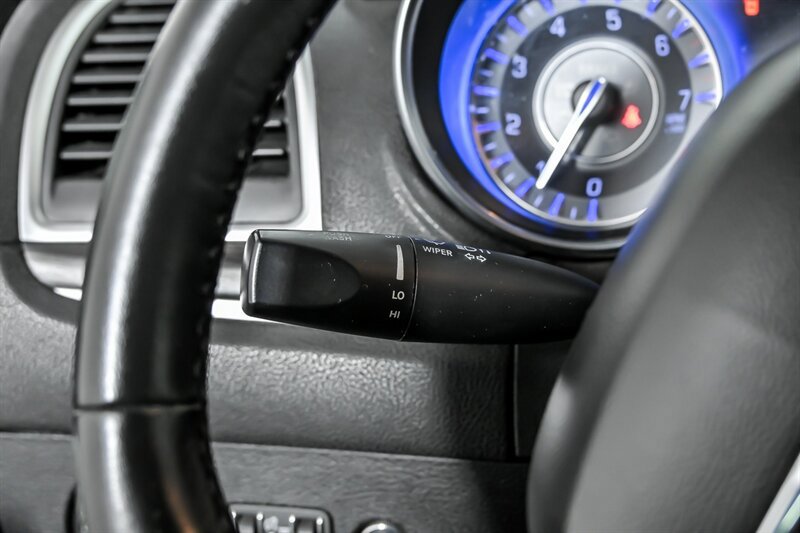 Used 2019 Chrysler 300 Touring RWD image 22