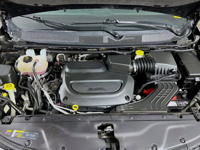 Used 2024 Chrysler Pacifica Touring-L FWD image 28