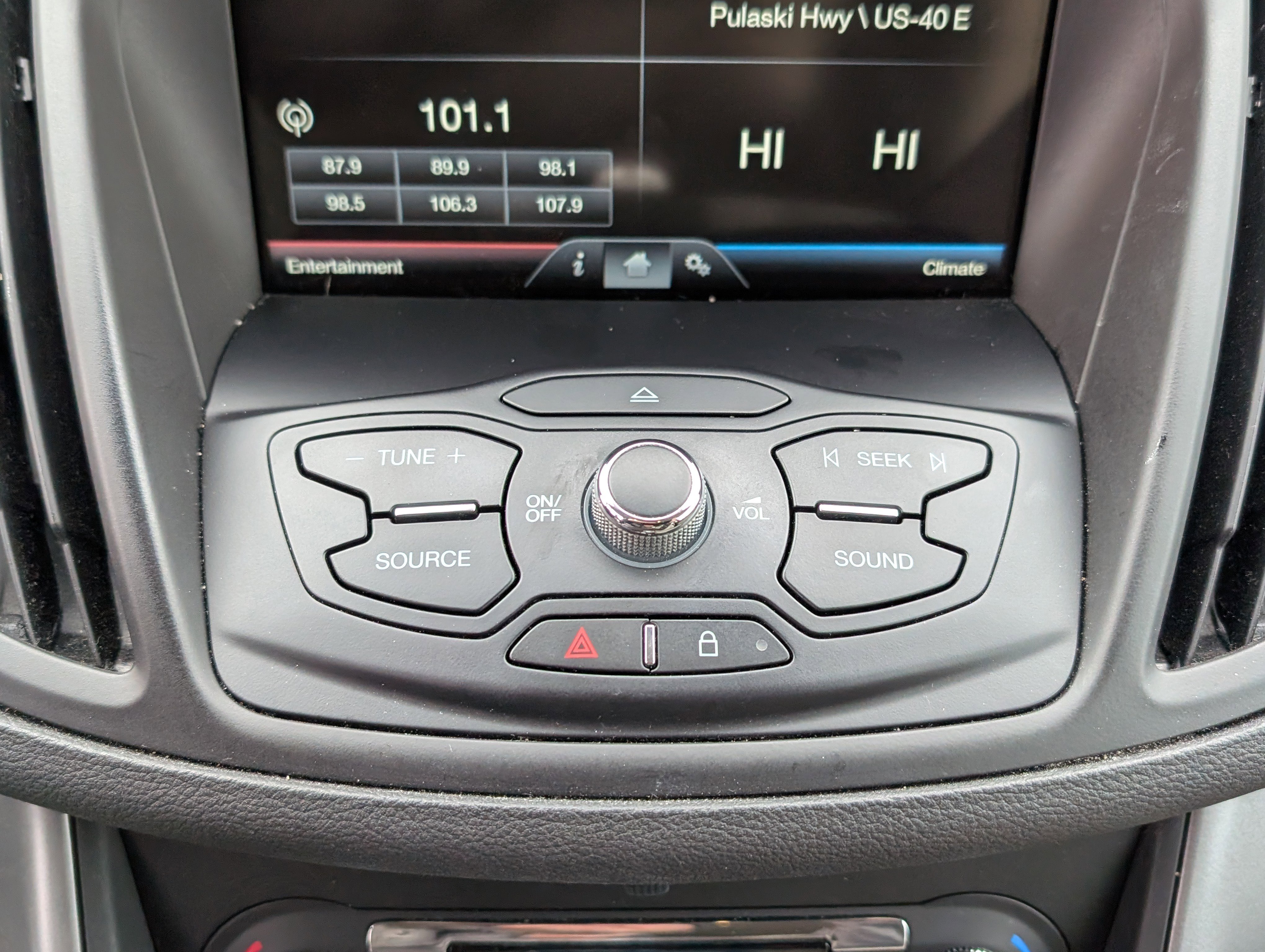 Used 2015 Ford Escape SE w/ Equipment Group 201A image 26