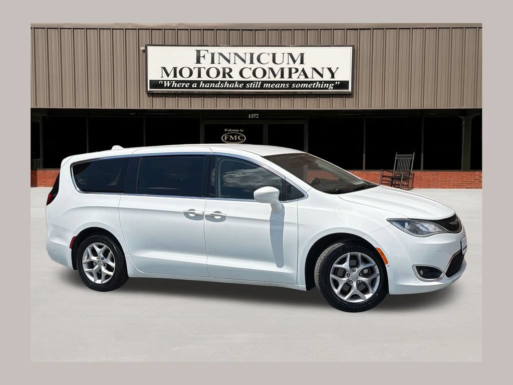Used 2019 Chrysler Pacifica Touring Plus w/ Advanced Safetytec Group FWD video 1