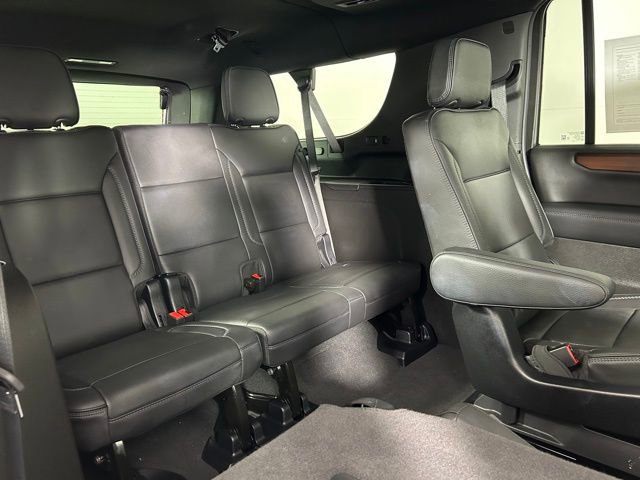Used 2025 GMC Yukon XL Denali w/ Denali Reserve Package image 13