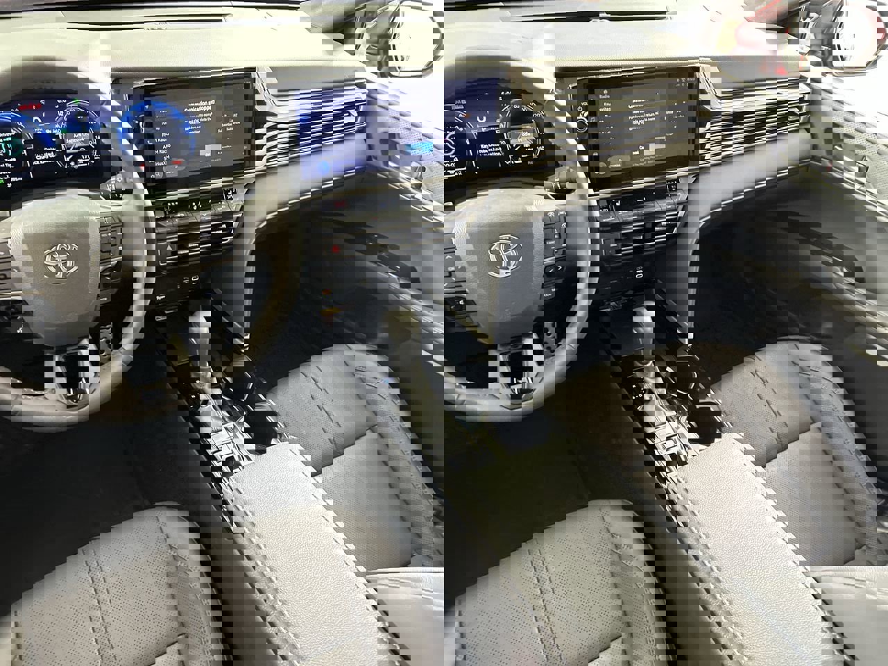 Used 2025 Toyota Camry XSE image 22