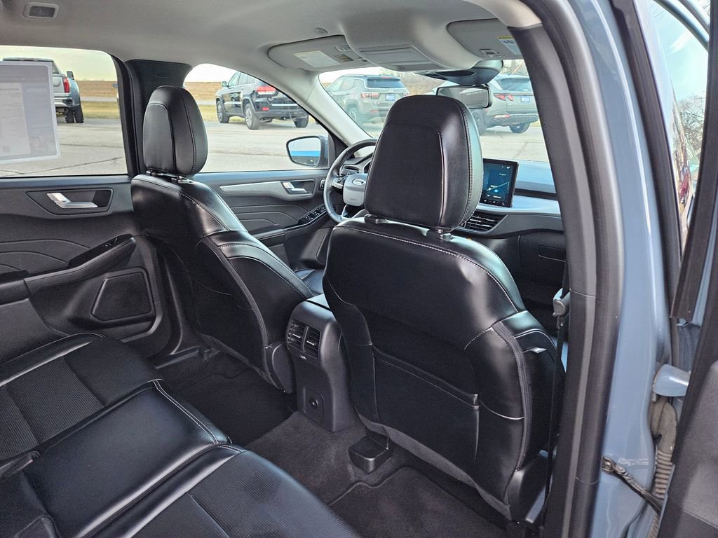 Used 2024 Ford Escape Platinum image 32