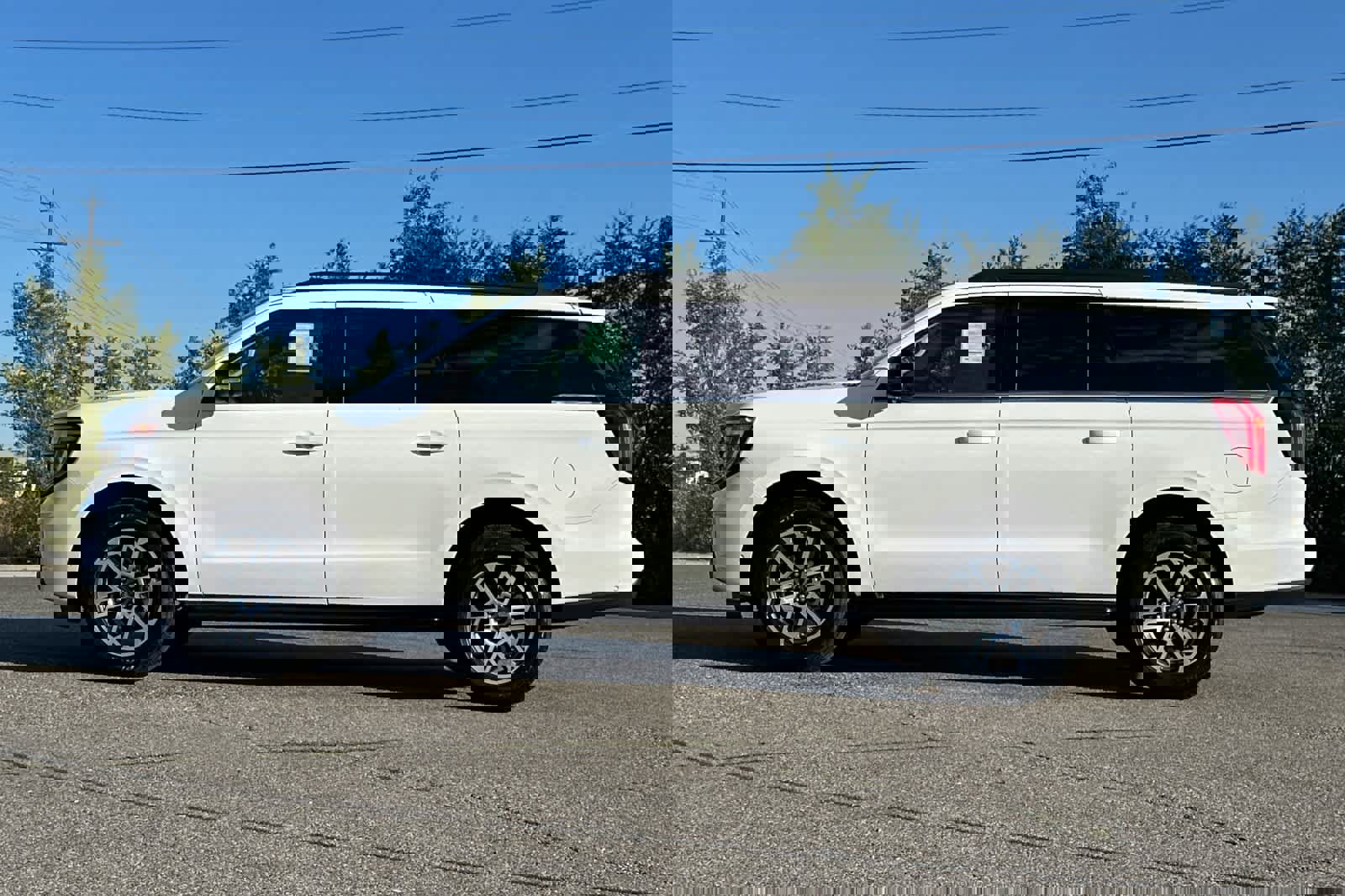 New 2025 Ford Expedition Max Active image 5