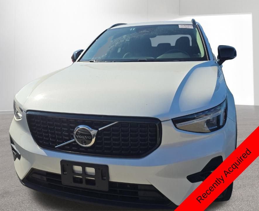 Used 2024 Volvo XC40 B5 Plus w/ Climate Package video 2