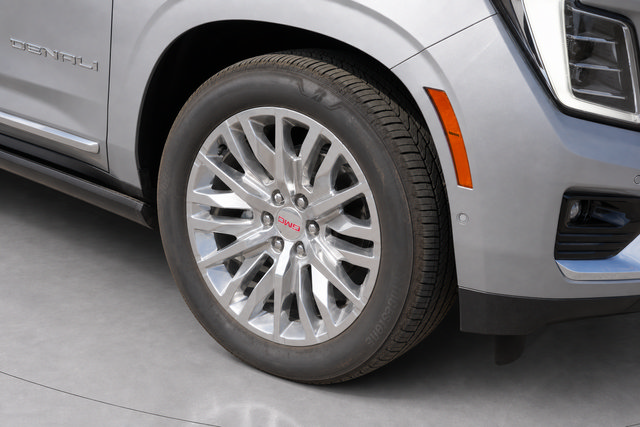 Used 2026 GMC Yukon Denali w/ Sun & Power Step Package RWD image 8