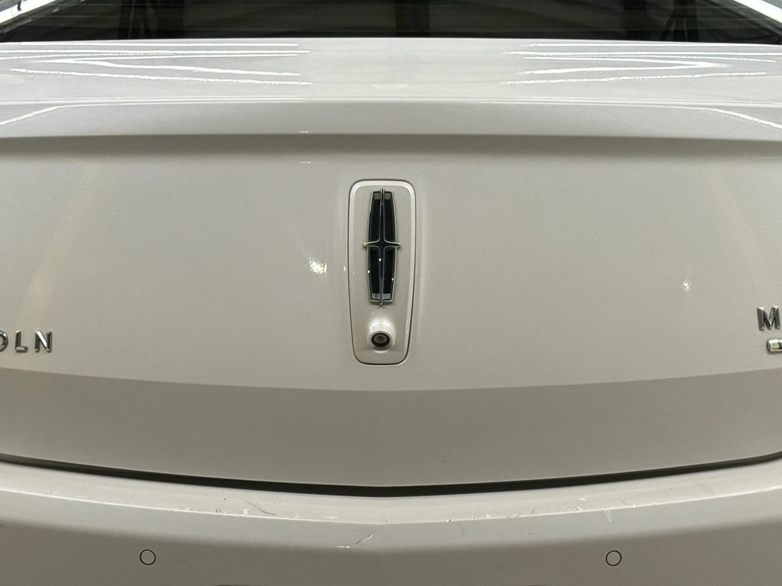Used 2013 Lincoln MKS AWD image 11