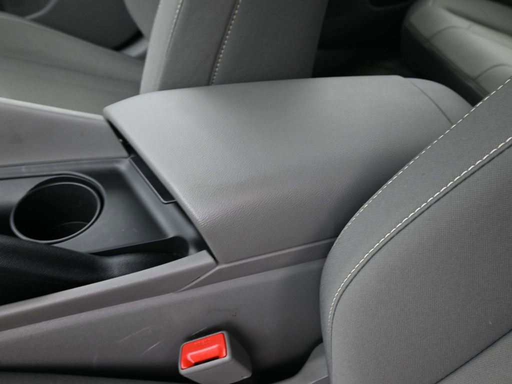 Certified 2025 Hyundai Elantra Sport image 23