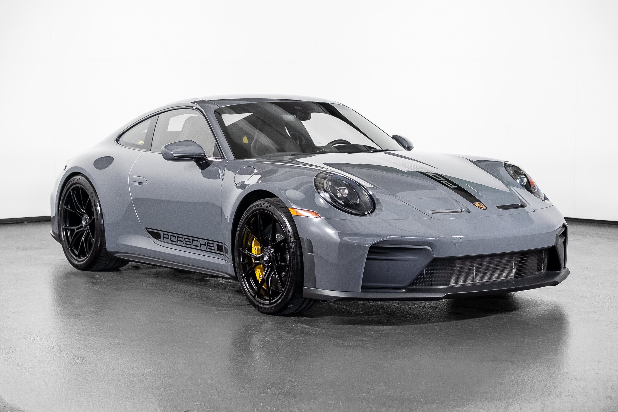 Used 2025 Porsche 911 GT3 RWD image 36