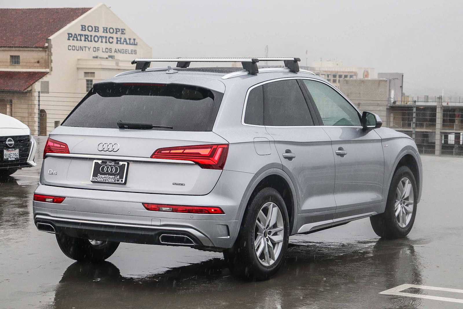 Used 2022 Audi Q5 2.0T Premium w/ Convenience Package image 4