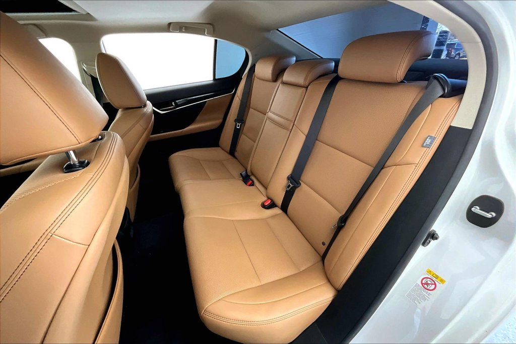 Used 2017 Lexus GS 200t RWD image 32