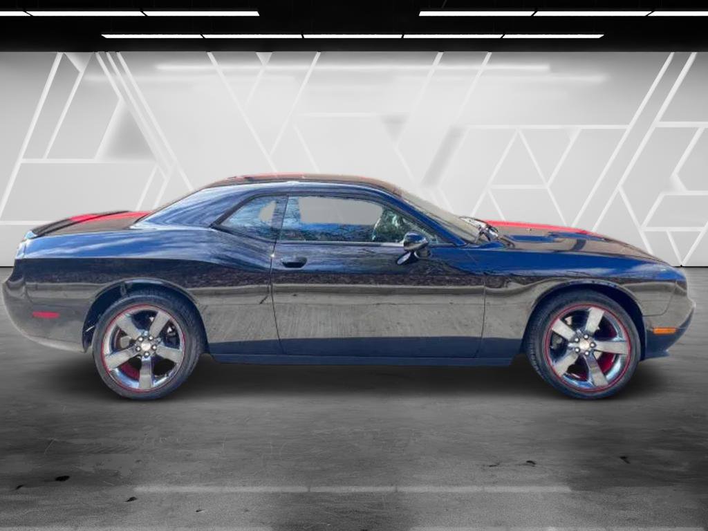 Used 2013 Dodge Challenger SXT RWD image 7