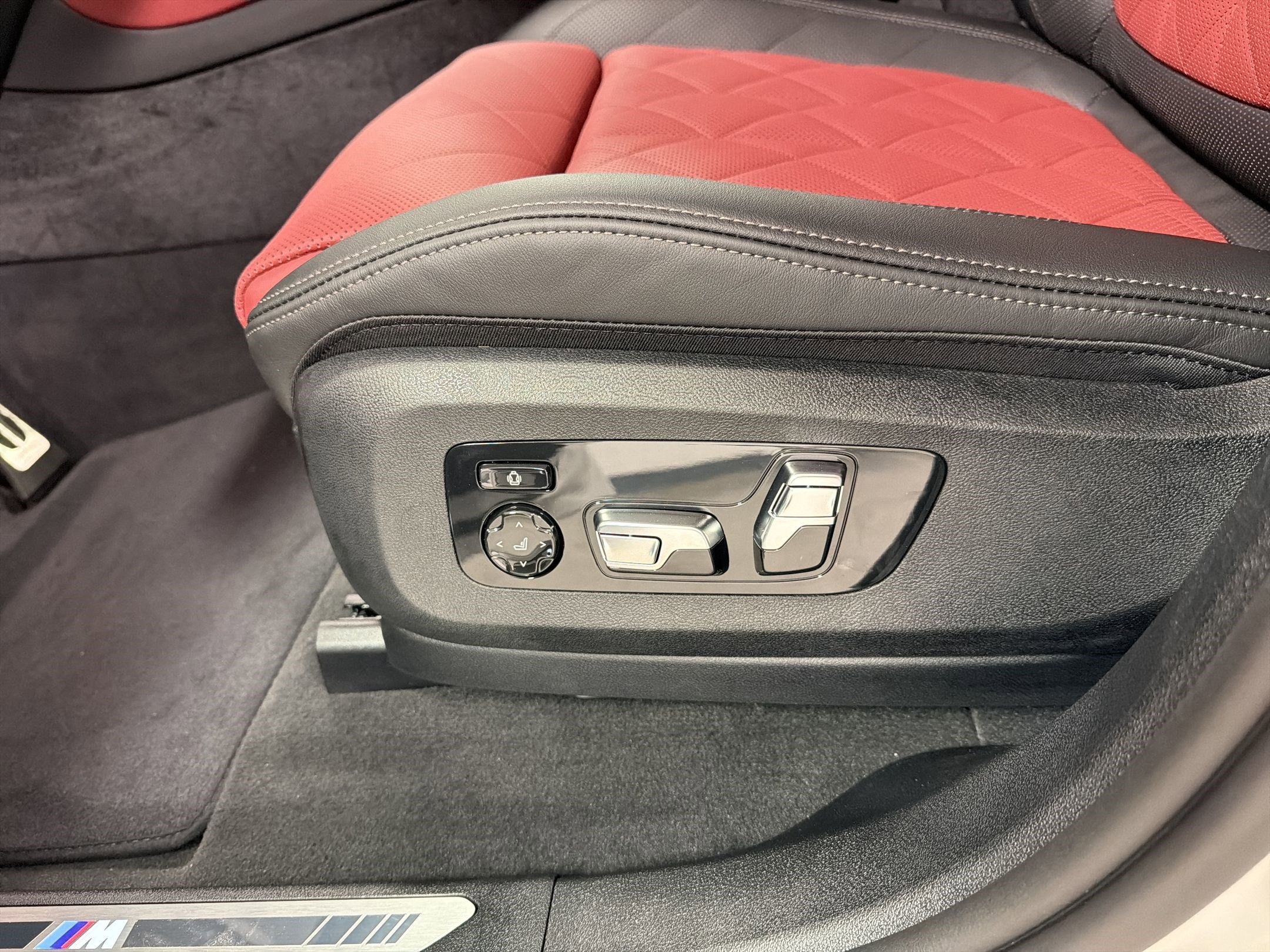 New 2027 BMW X6 xDrive40i AWD/4WD image 13