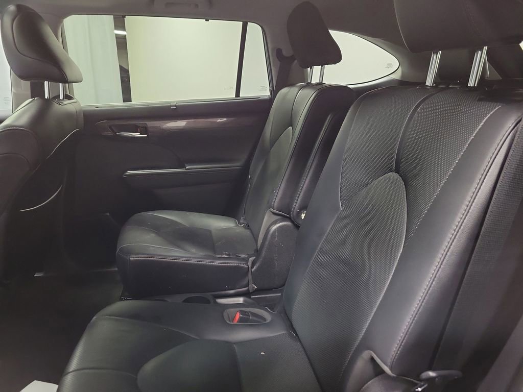 Used 2021 Toyota Highlander Limited AWD/4WD image 21