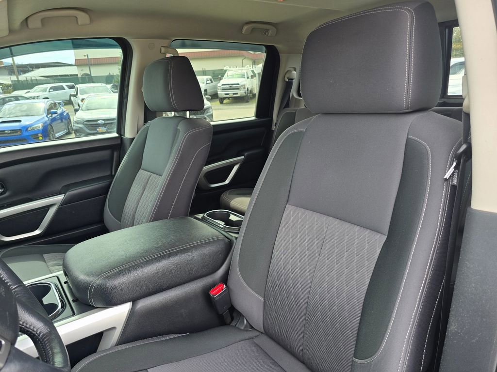 Used 2021 Nissan Titan SV w/ SV Convenience Package image 23
