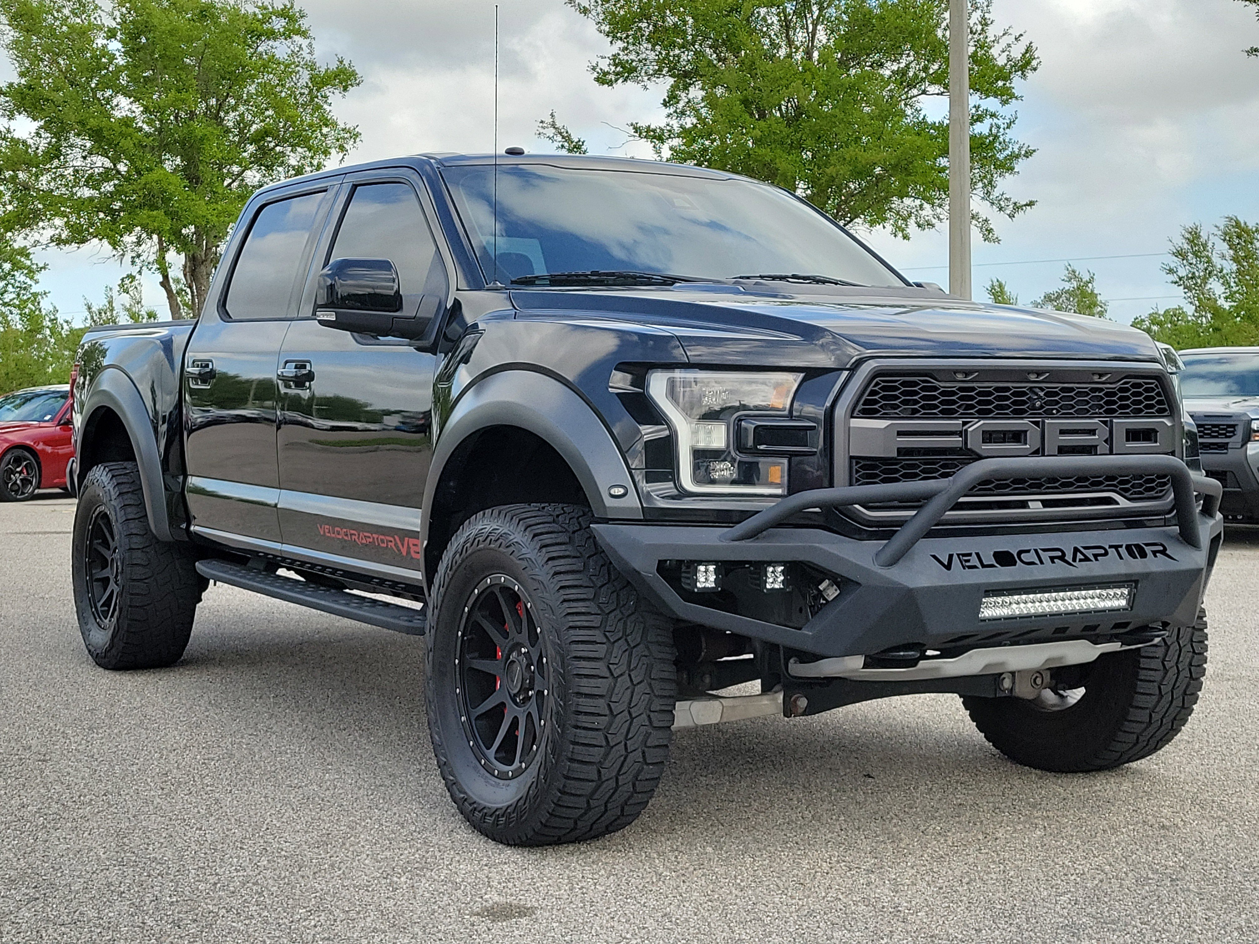 Used 2018 Ford F150 Raptor w/ Equipment Group 802A Luxury image 3