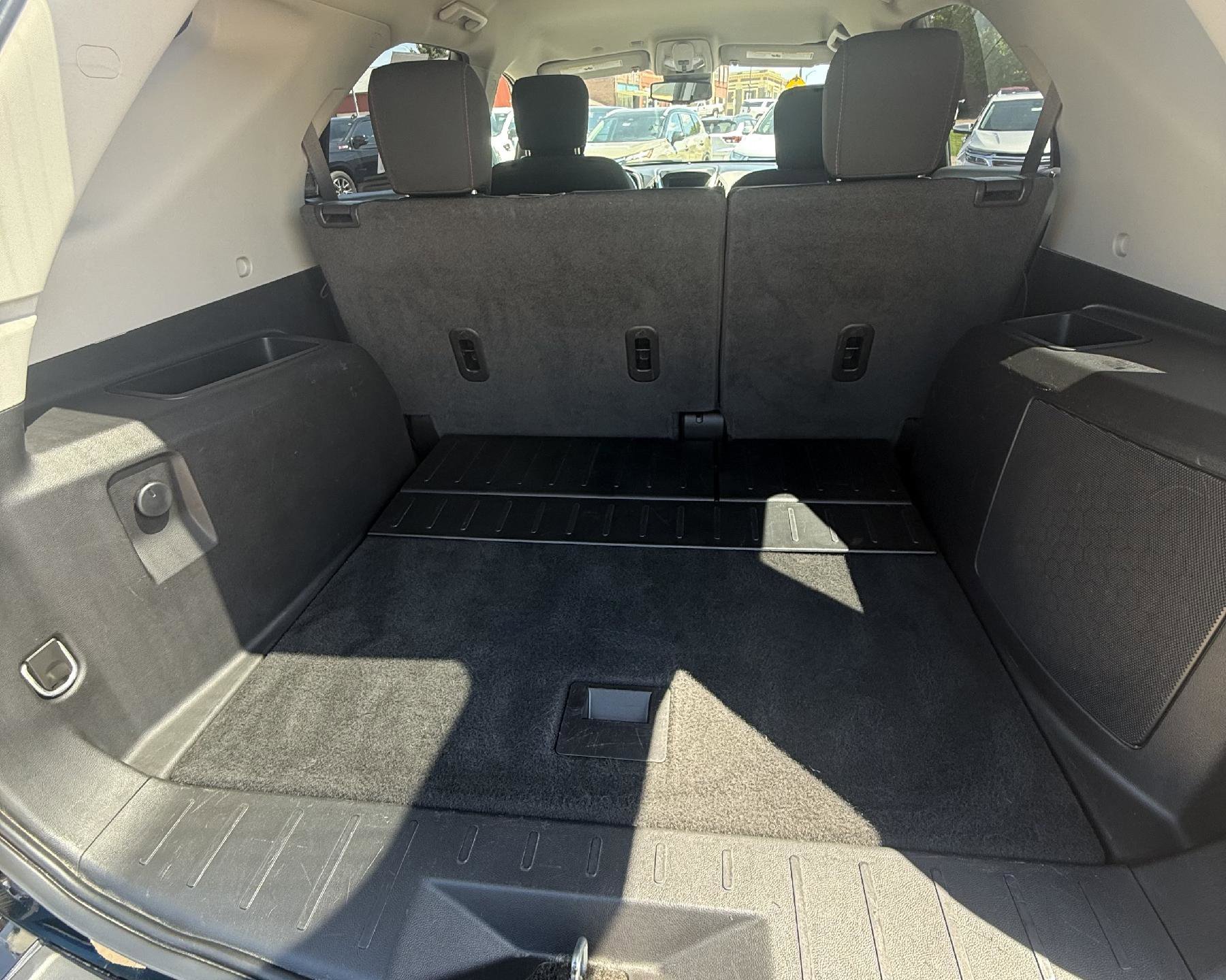 Used 2017 Chevrolet Equinox LT w/ Convenience Package FWD image 11