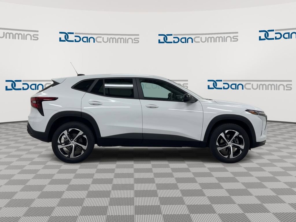 Used 2024 Chevrolet Trax RS w/ Driver Confidence Package FWD image 9