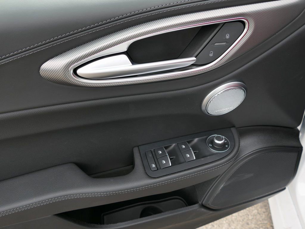 New 2025 Alfa Romeo Giulia AWD image 14