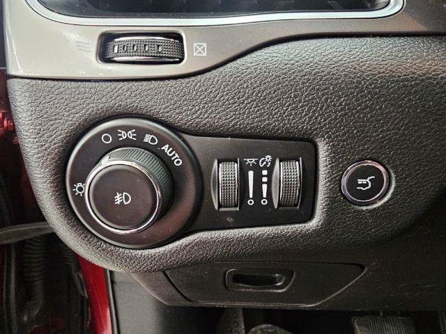 Used 2019 Jeep Cherokee Latitude Plus w/ Comfort/Convenience Group FWD image 14